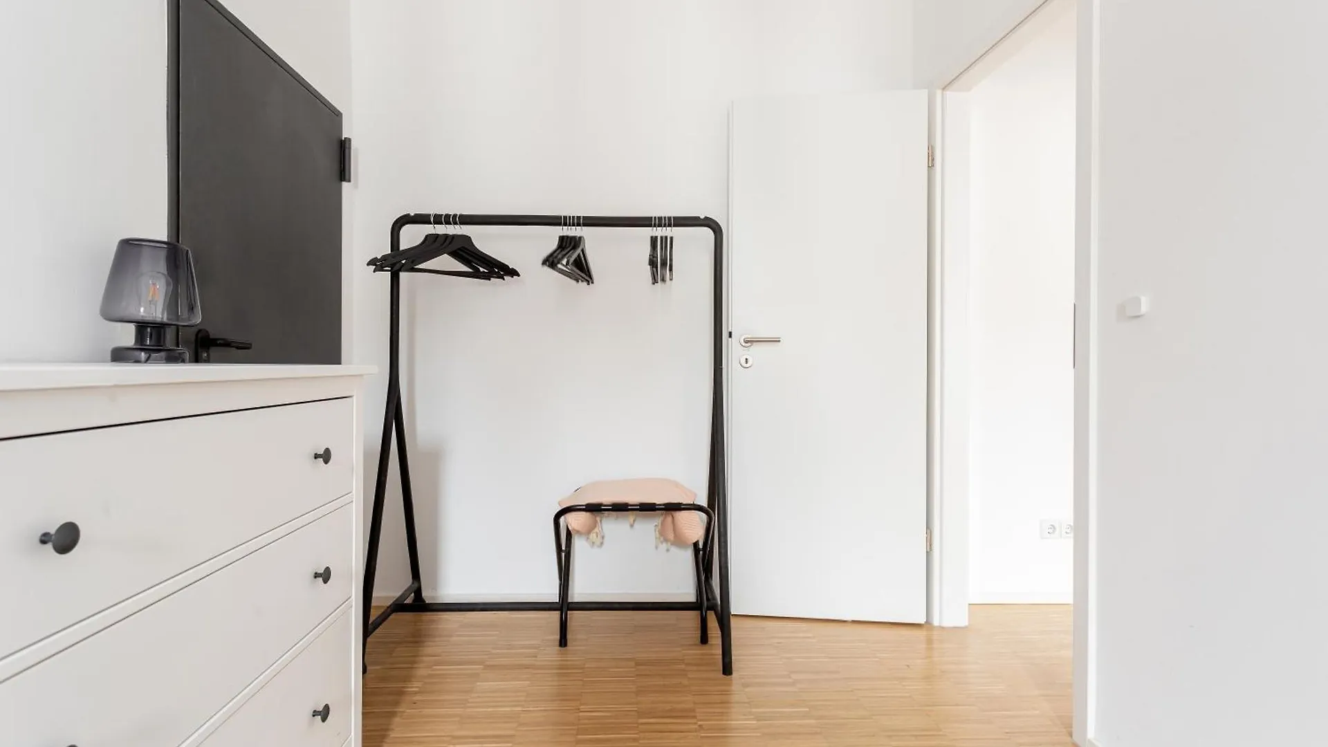 Global Living - Design Apartment I Central I Smart-Tv I Kitchen I Berlin Germany