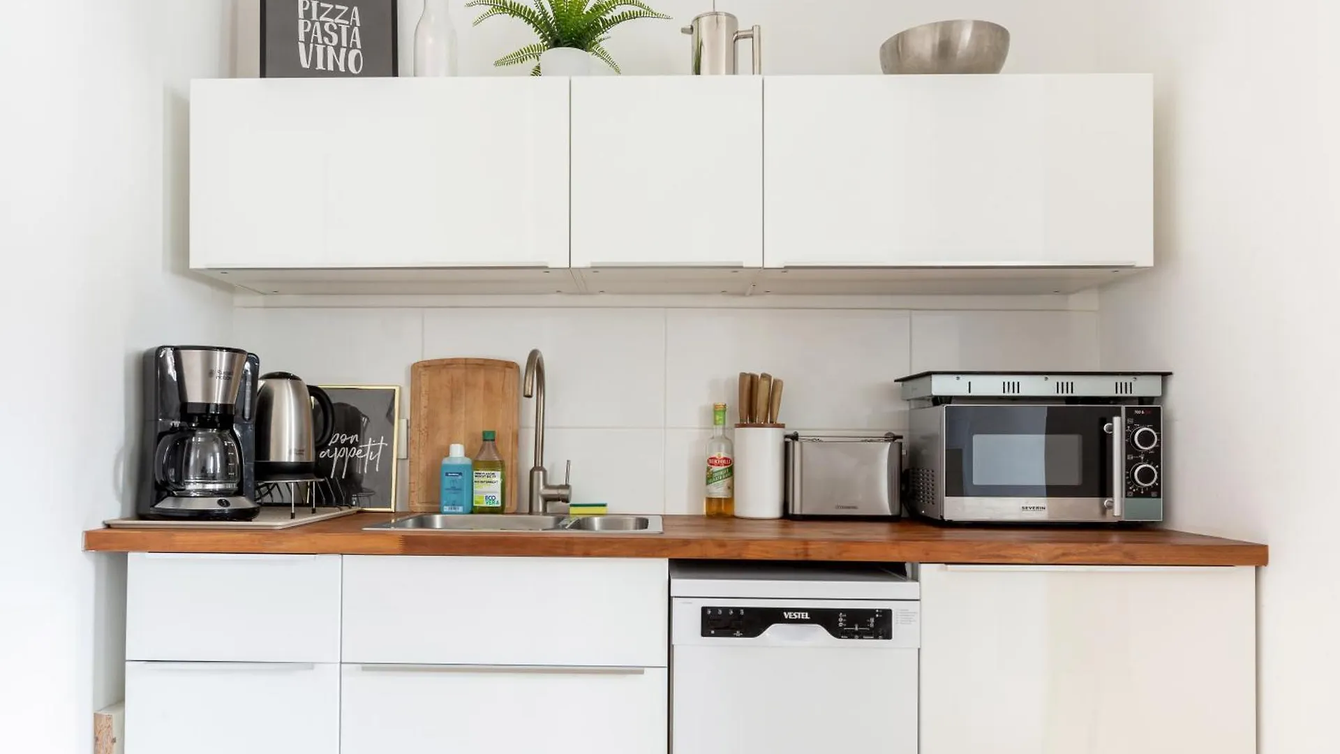 Global Living - Design Apartment I Central I Smart-Tv I Kitchen I Berlin