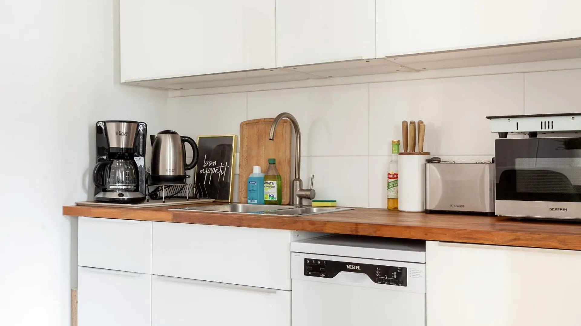 Global Living - Design Apartment I Central I Smart-Tv I Kitchen I Berlin